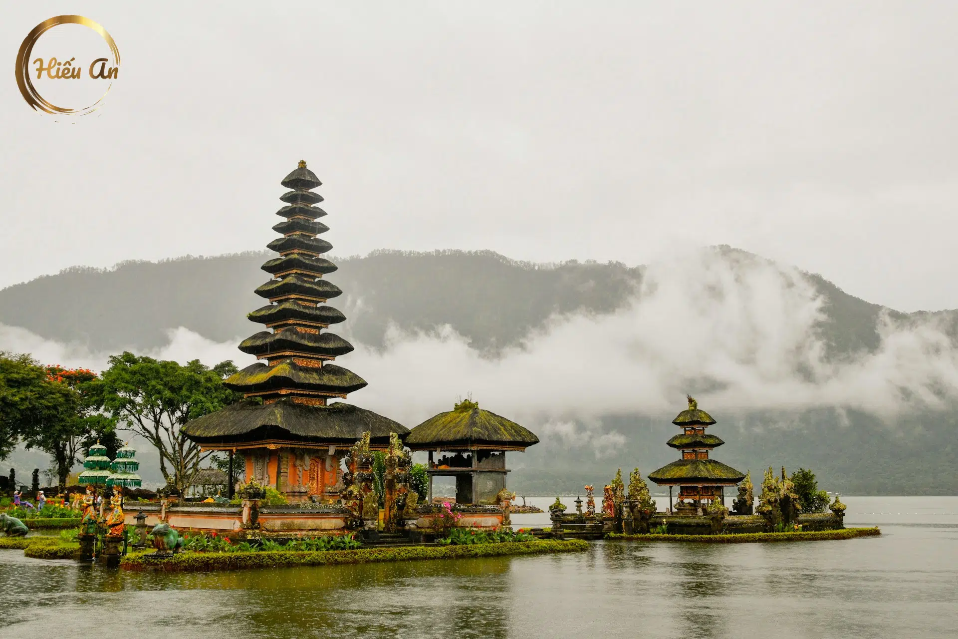 Tại Sao Nhiều Gia Đình Ưu Tiên Chọn Hộc Đựng Tro Cốt Trong Chùa?