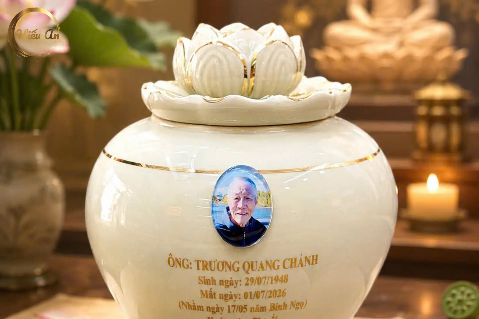 Có Cần Thay Cả Hũ Tro Cốt Khi Ảnh Đã Cũ Không? Giải Pháp Tiết Kiệm Mà Nhiều Gia Đình Chưa Biết