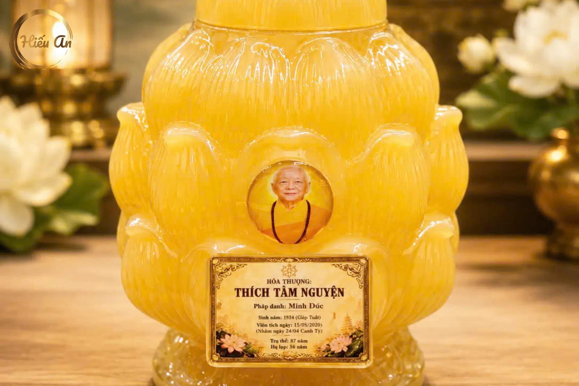 Có Nên Ghi Ngày Âm Lịch Trên Bảng Tên Hũ Tro Cốt Không? Góc Nhìn Từ Truyền Thống Và Nhu Cầu Của Mỗi Gia Đình