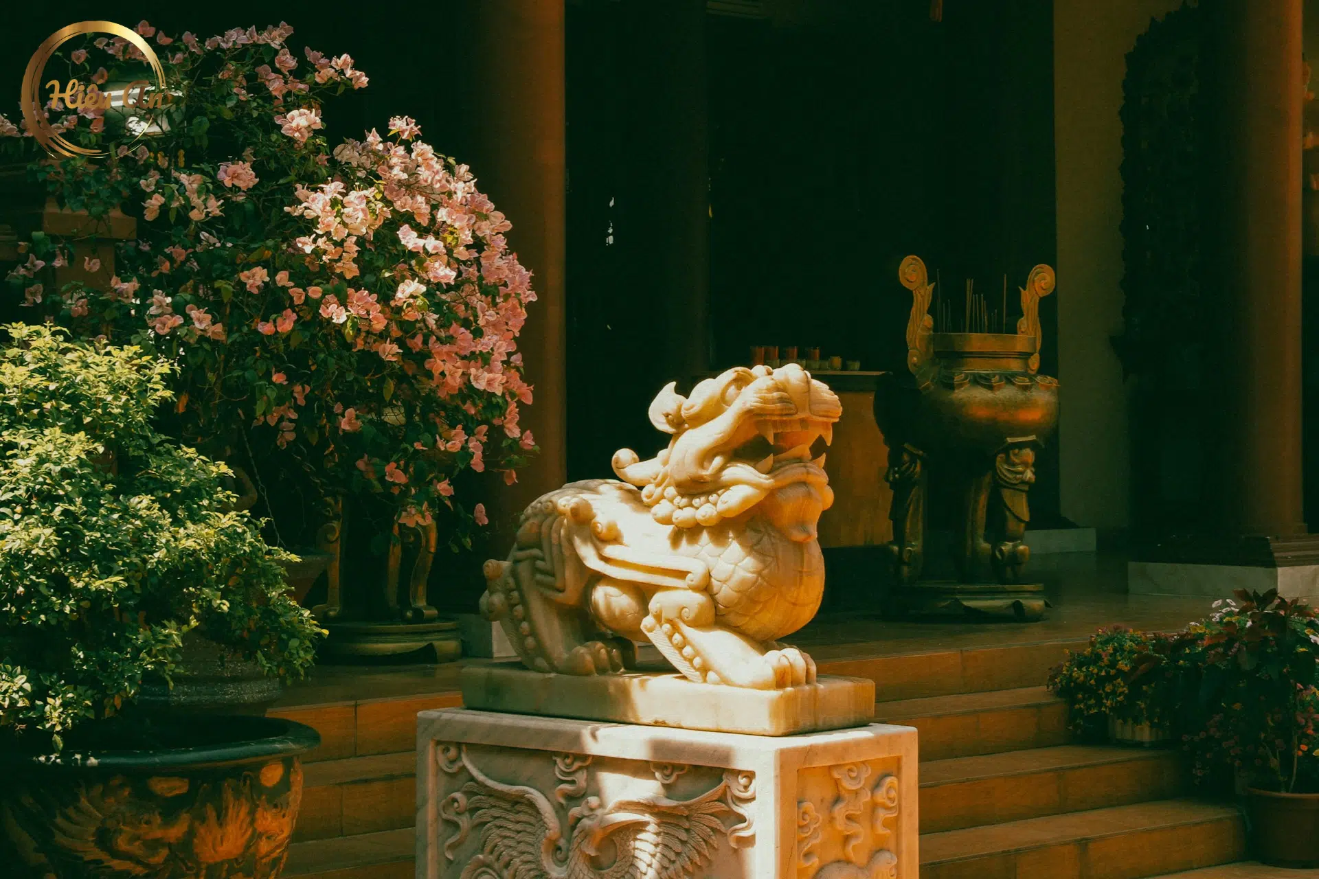 Xây Dựng Hộc Đựng Tro Cốt: Quy Chuẩn Kỹ Thuật Và Pháp Lý Cần Biết